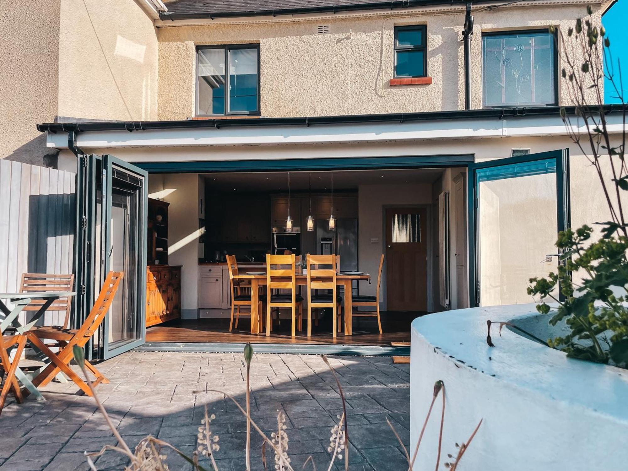 Ty Fry Gardens Villa Cardiff Exterior photo